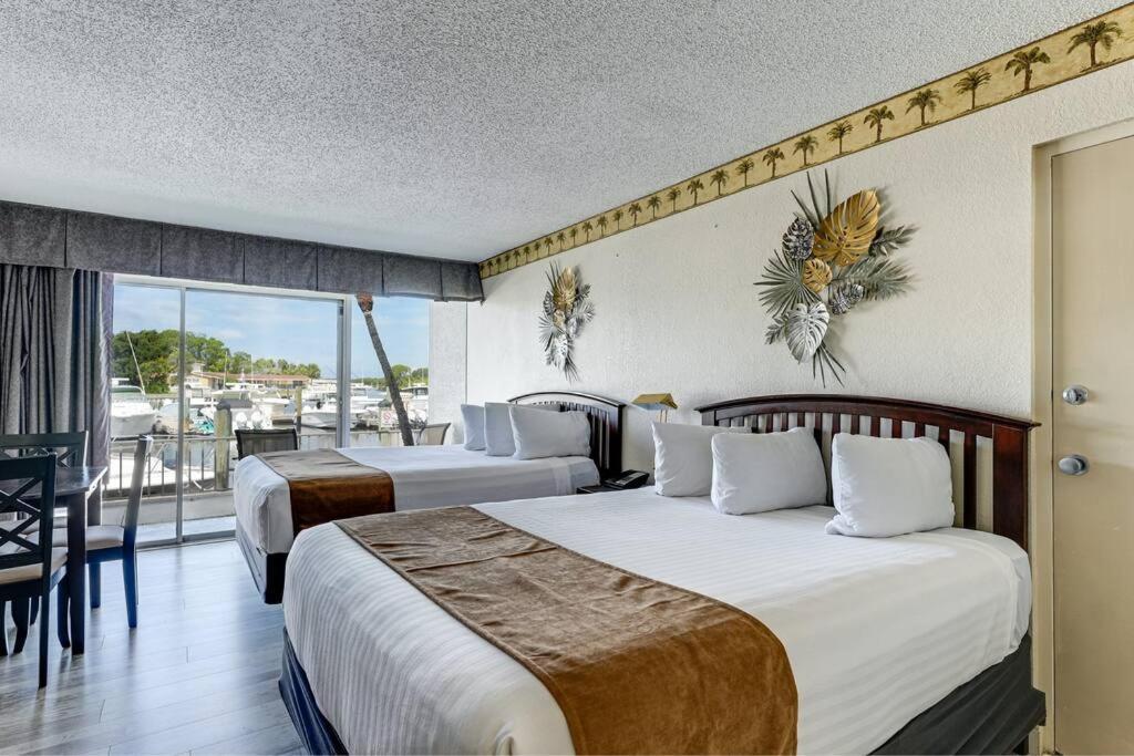 Waterfront, Pool, Tiki Bar & Grill, Gym, Location! Apartment Sarasota Exterior photo