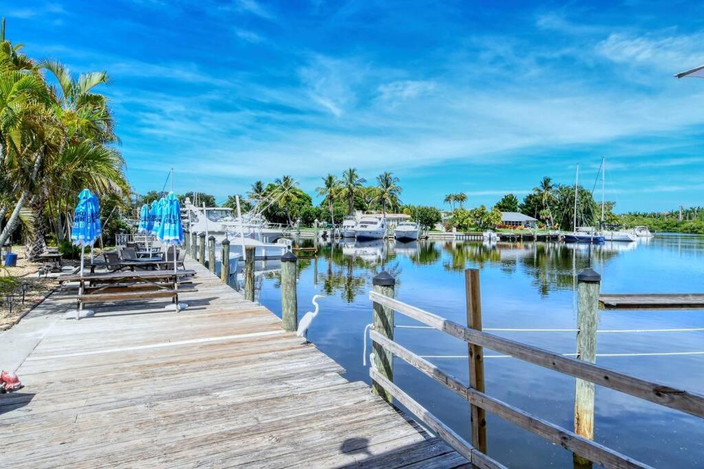 Waterfront, Pool, Tiki Bar & Grill, Gym, Location! Apartment Sarasota Exterior photo