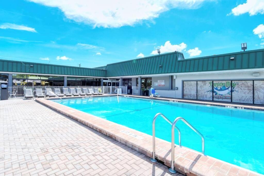 Waterfront, Pool, Tiki Bar & Grill, Gym, Location! Apartment Sarasota Exterior photo